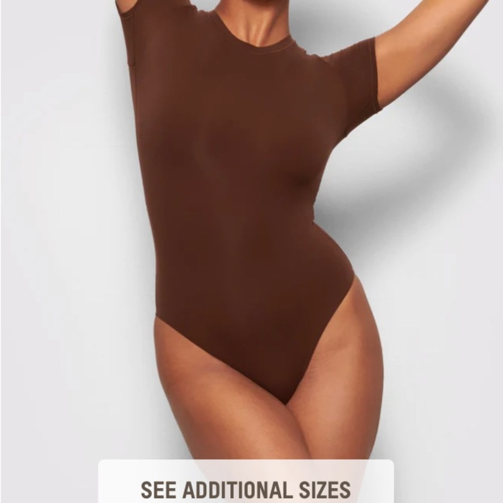 NWT SKIMS Fits Everybody T-shirt Bodysuit - Cocoa